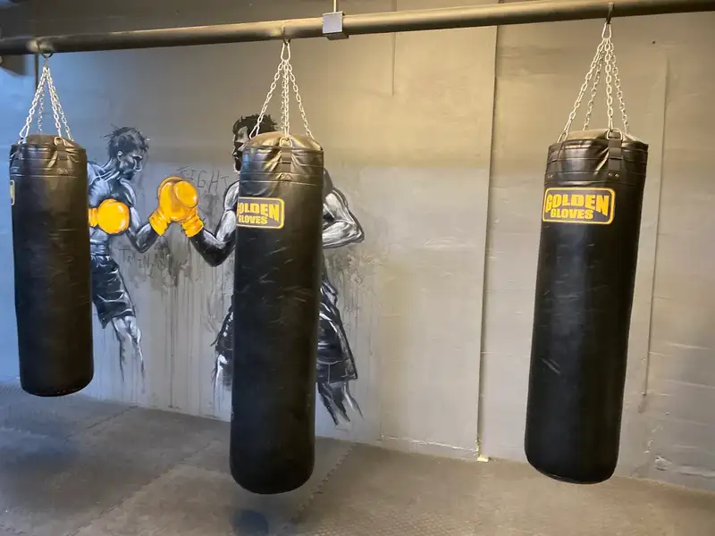 Golden Gloves - İstanbul Şişli