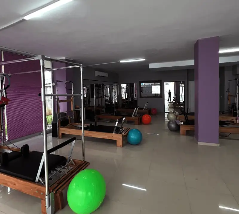 Dokuz Üç Çeyrek Pilates - İstanbul Küçükçekmece