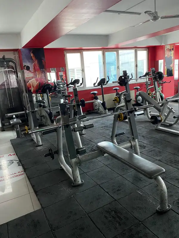 Bayrak Spor Merkezi Güneşli - İstanbul Bağcılar