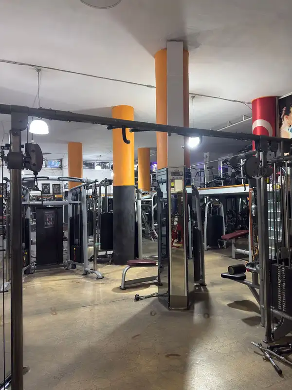 Bayrak Spor Merkezi Üçevler - İstanbul Bahçelievler