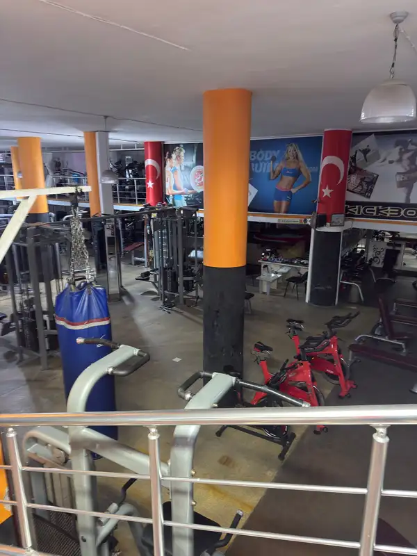 Bayrak Spor Merkezi Üçevler - İstanbul Bahçelievler