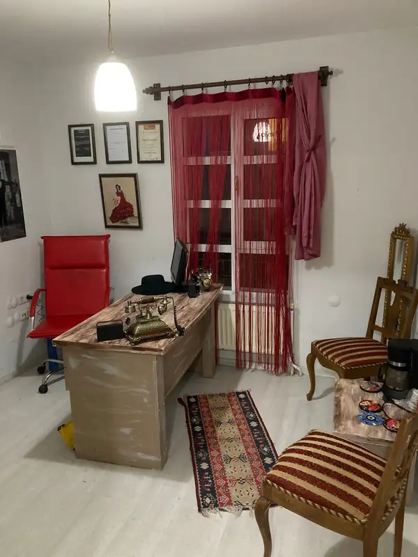 12 Dans Sanat Atölyesi - İzmir Konak