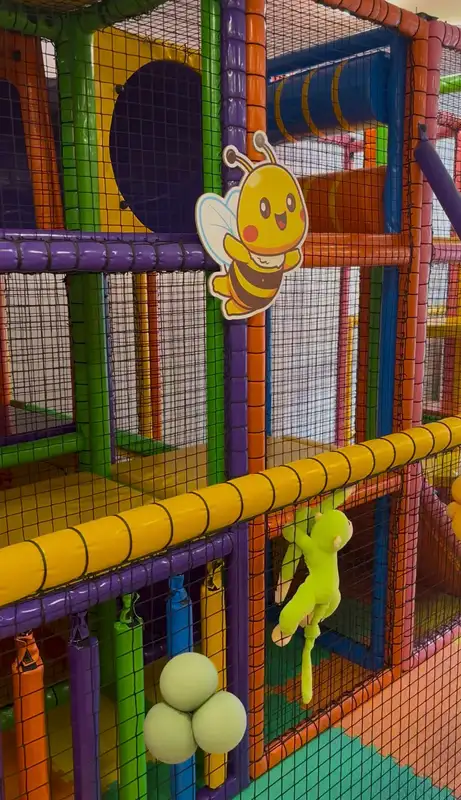 Bee Cafe KSK Çocuk Oyun Alanı - İzmir Karşıyaka