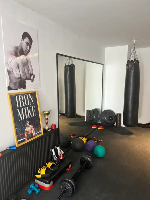 Aura Sports Club - İstanbul Sarıyer